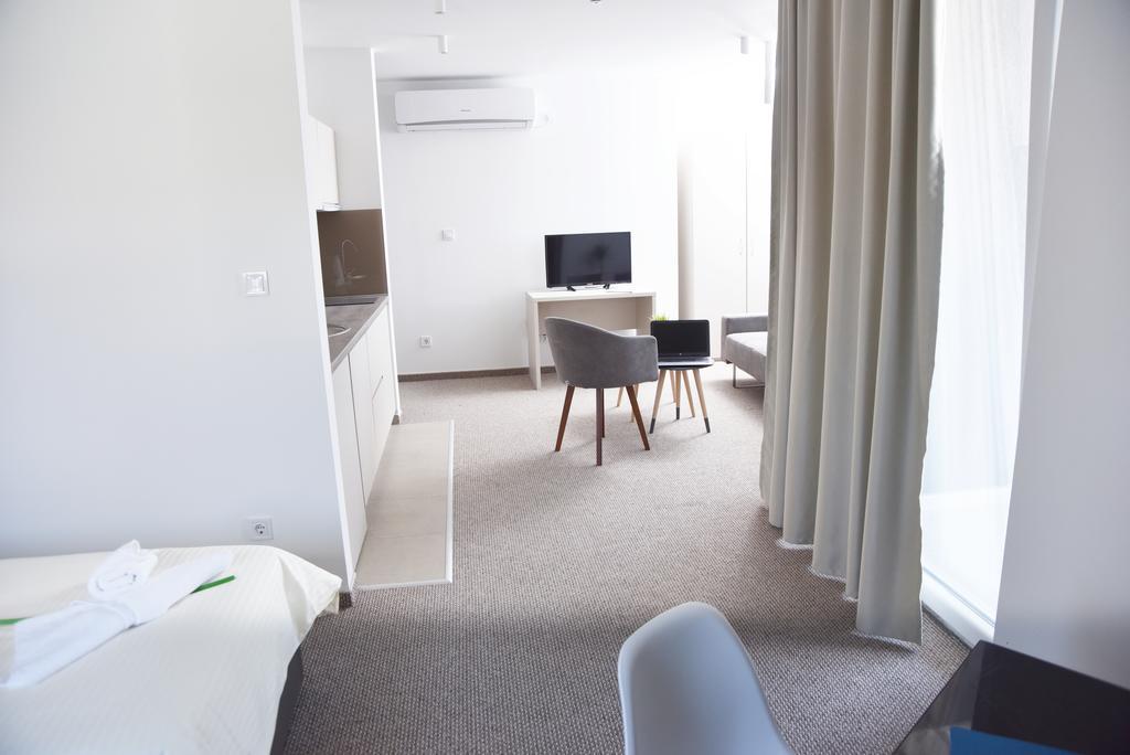 Kozle City Apartments 스코페 객실 사진