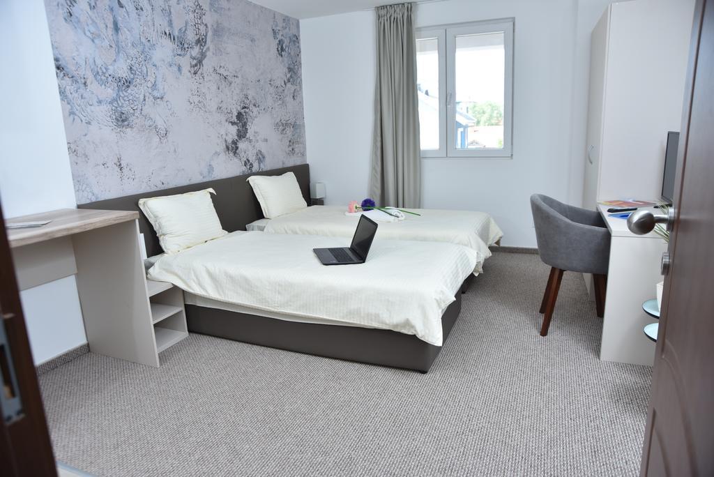 Kozle City Apartments 스코페 객실 사진