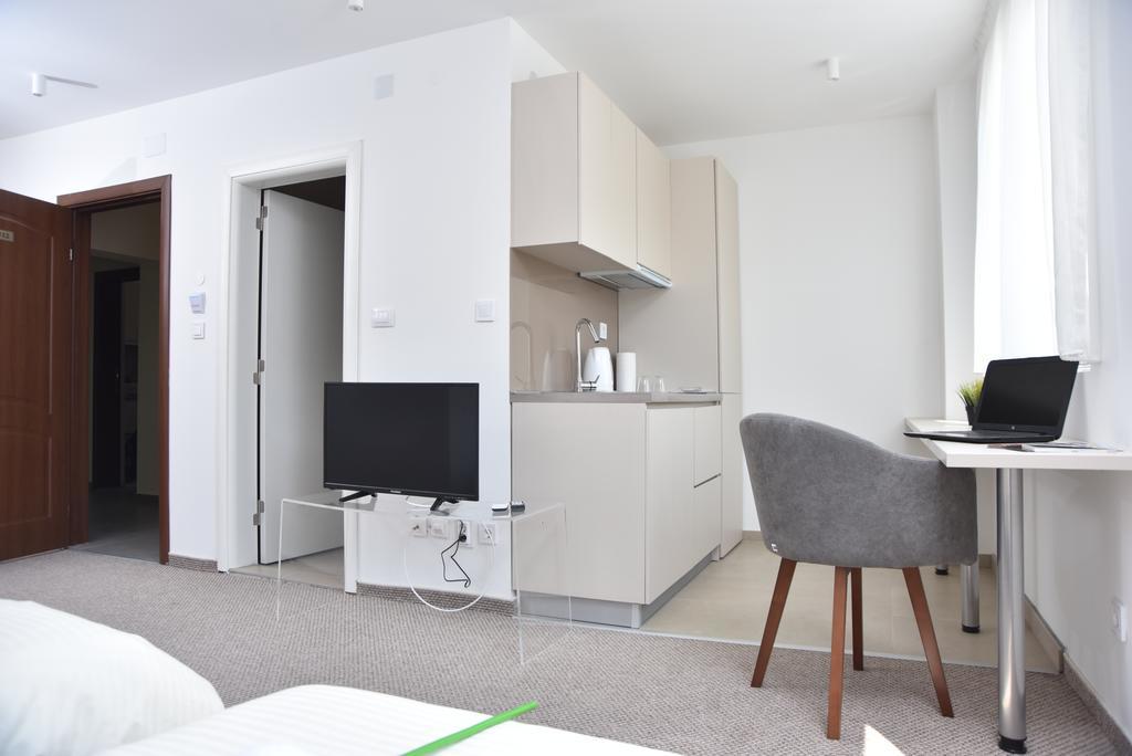 Kozle City Apartments 스코페 객실 사진