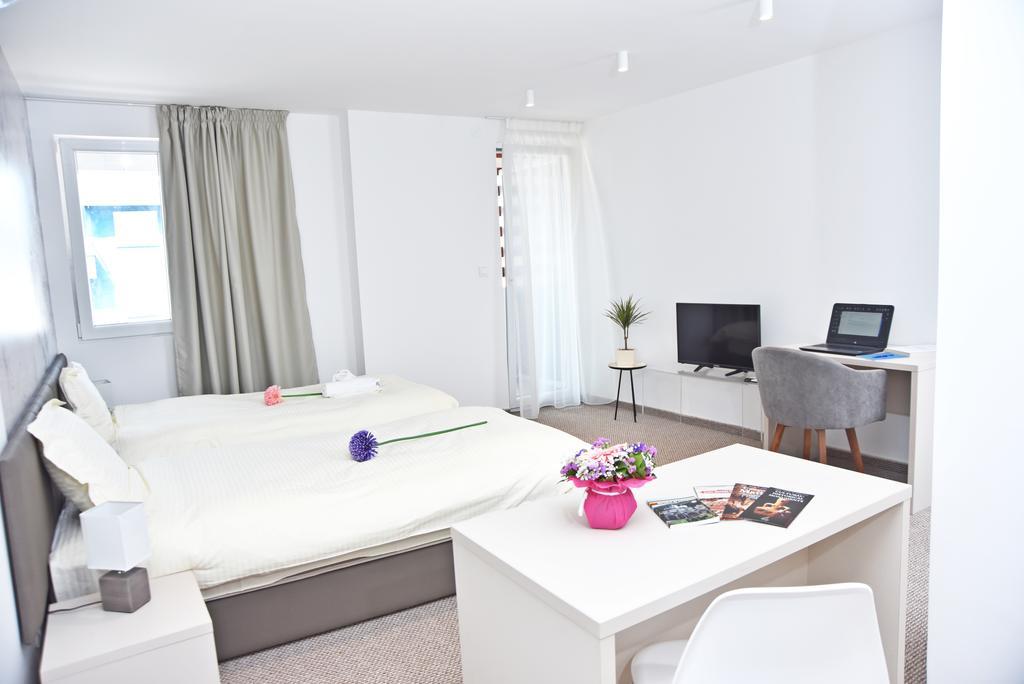 Kozle City Apartments 스코페 객실 사진