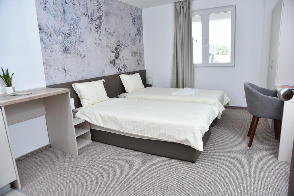 Kozle City Apartments 스코페 객실 사진
