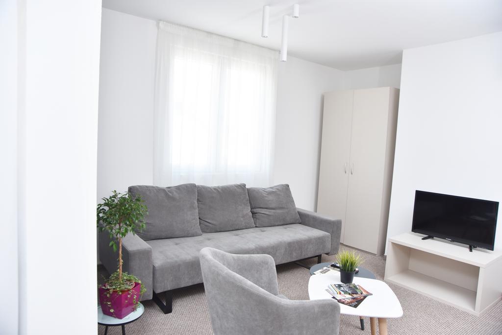 Kozle City Apartments 스코페 객실 사진