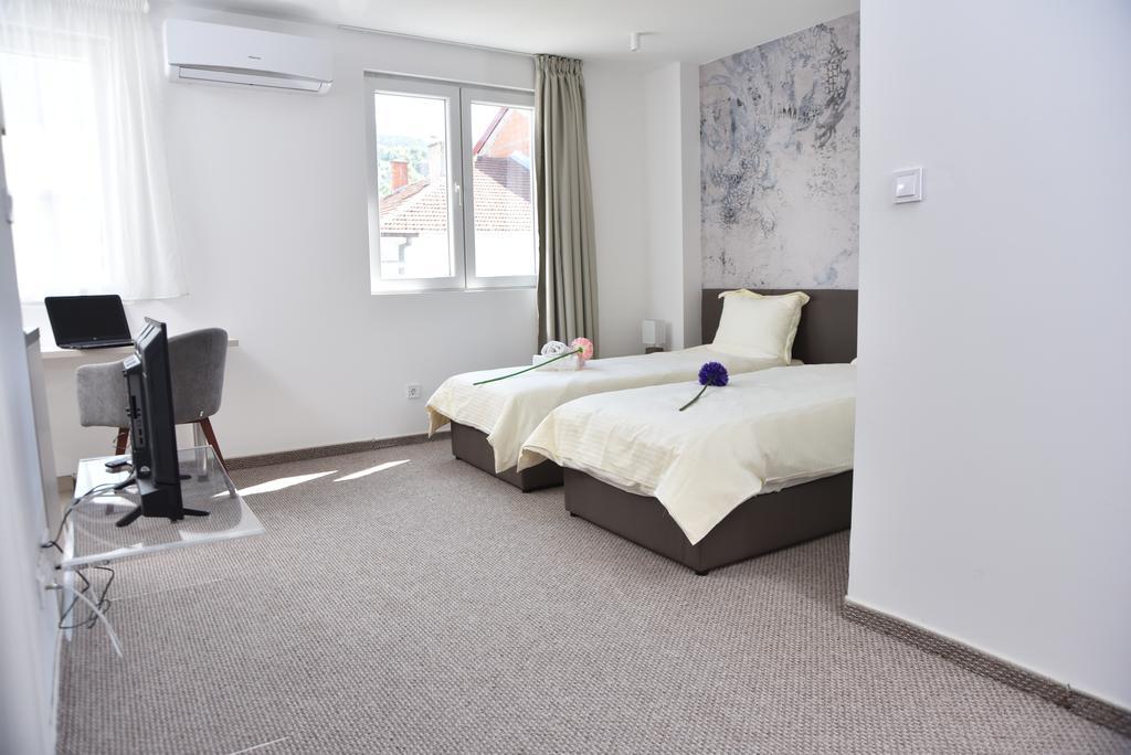 Kozle City Apartments 스코페 객실 사진