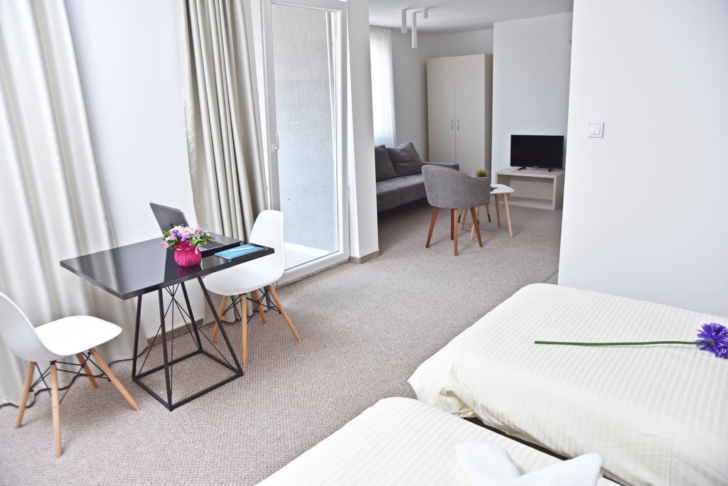 Kozle City Apartments 스코페 객실 사진