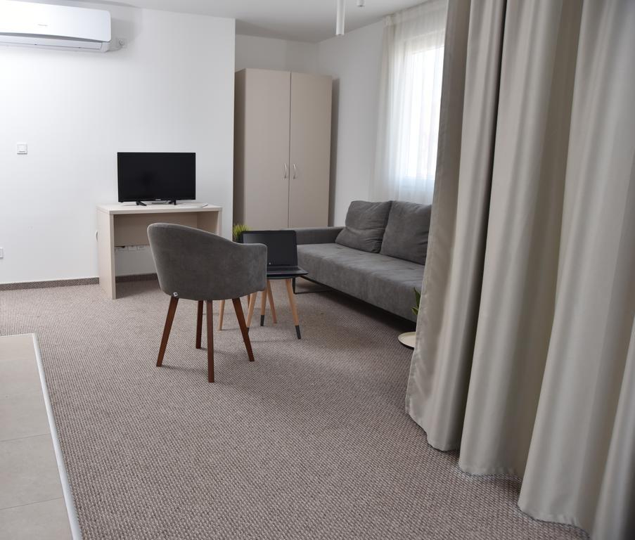 Kozle City Apartments 스코페 객실 사진