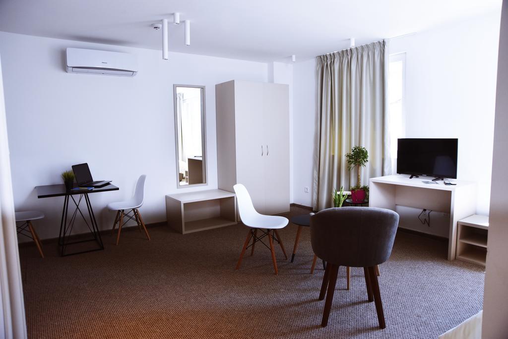 Kozle City Apartments 스코페 객실 사진