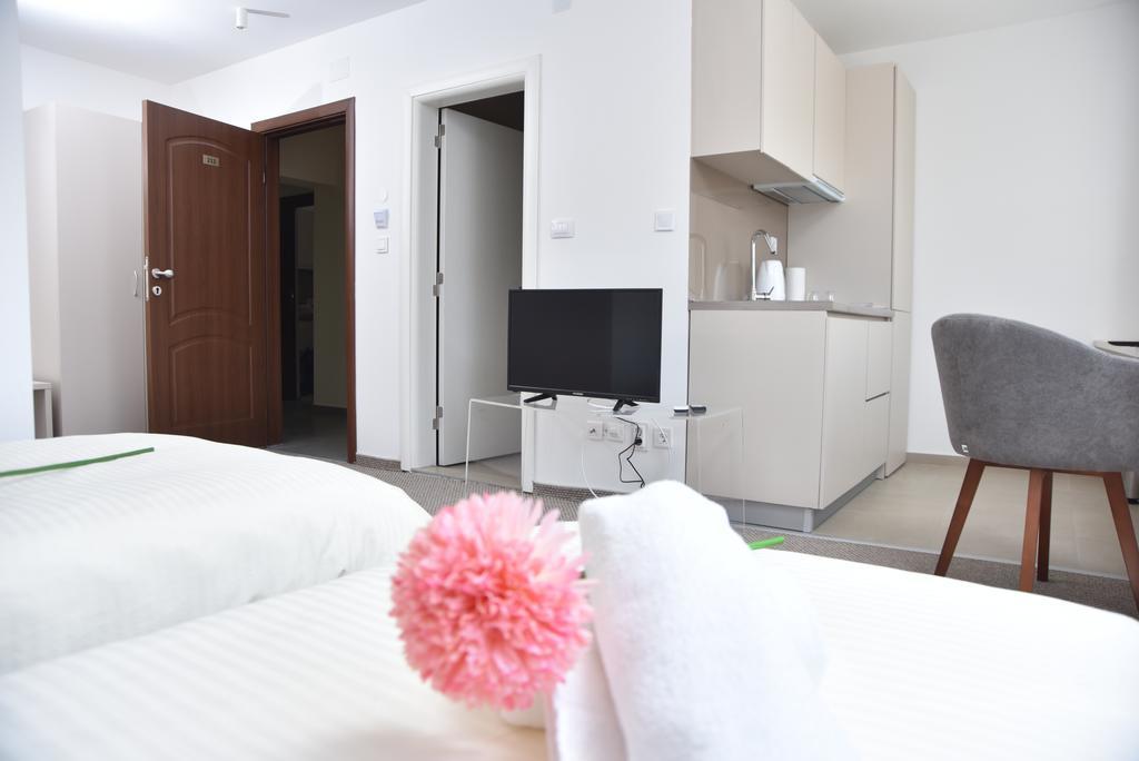 Kozle City Apartments 스코페 객실 사진