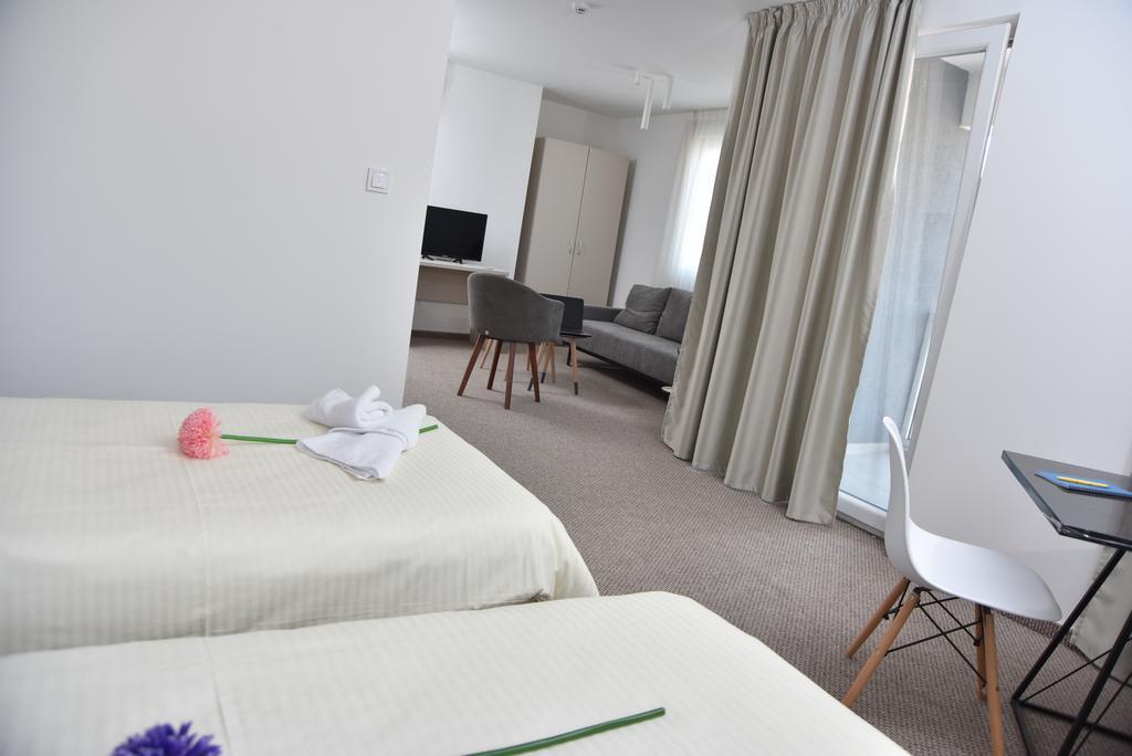 Kozle City Apartments 스코페 객실 사진