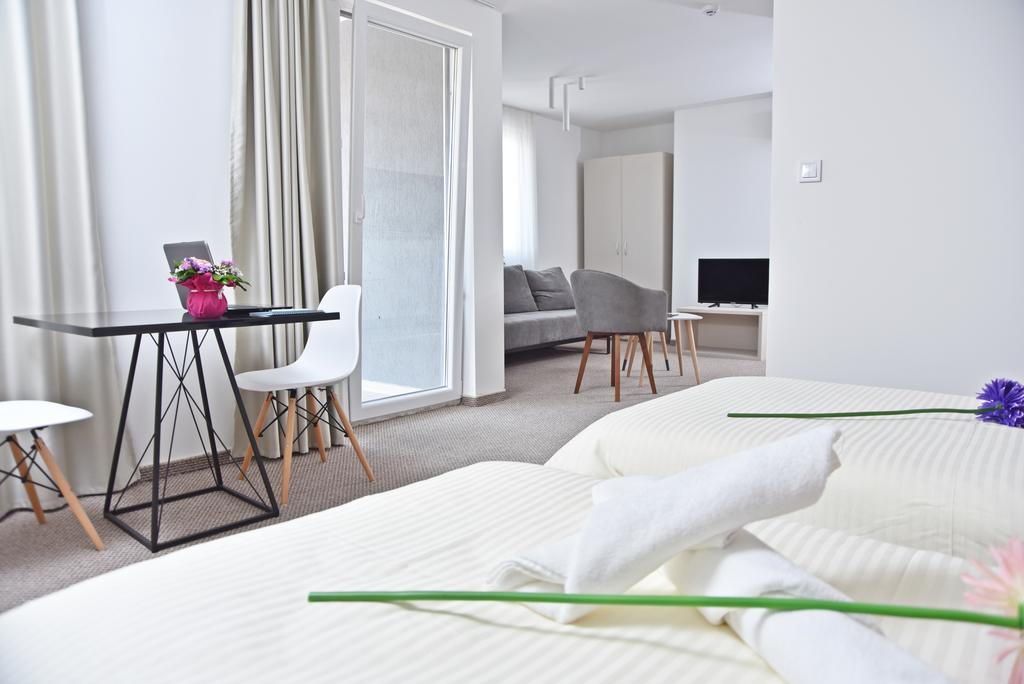 Kozle City Apartments 스코페 객실 사진