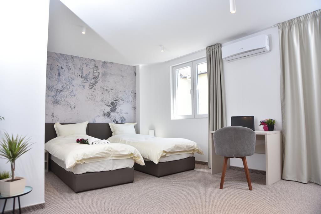 Kozle City Apartments 스코페 객실 사진