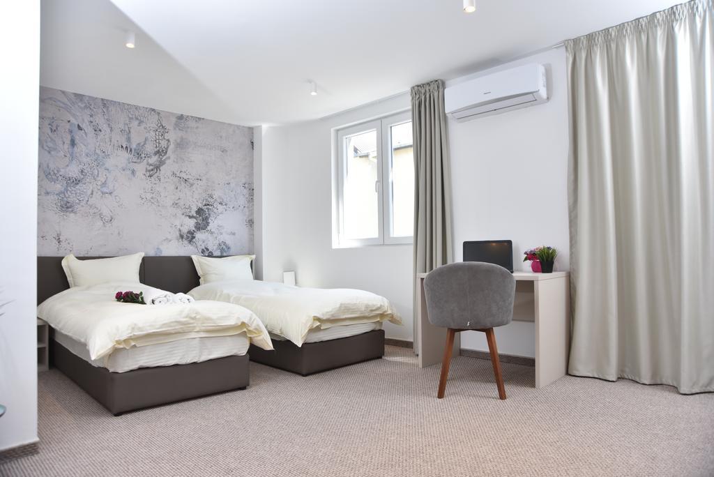 Kozle City Apartments 스코페 객실 사진